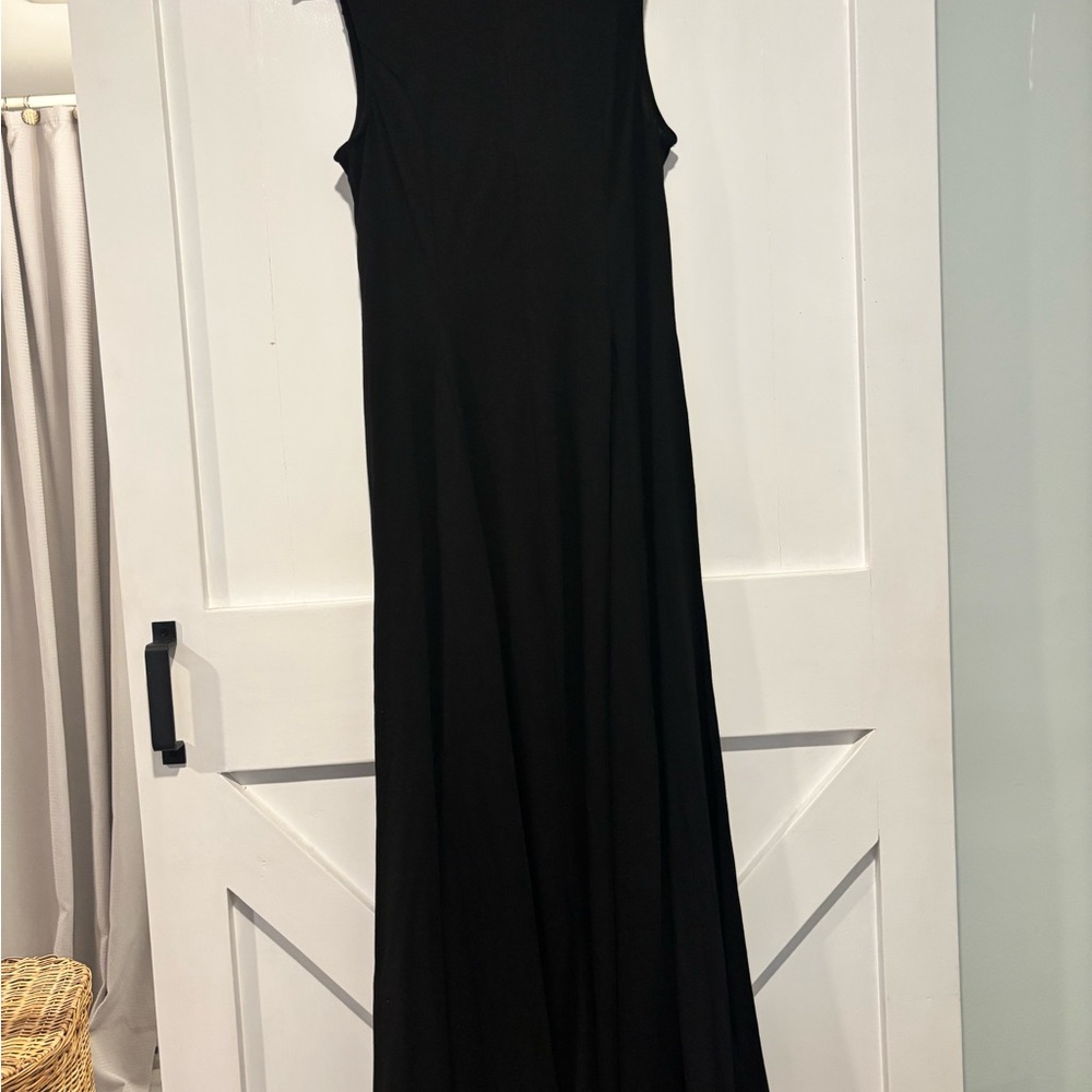 HALARA Classic Black Maxi Dress